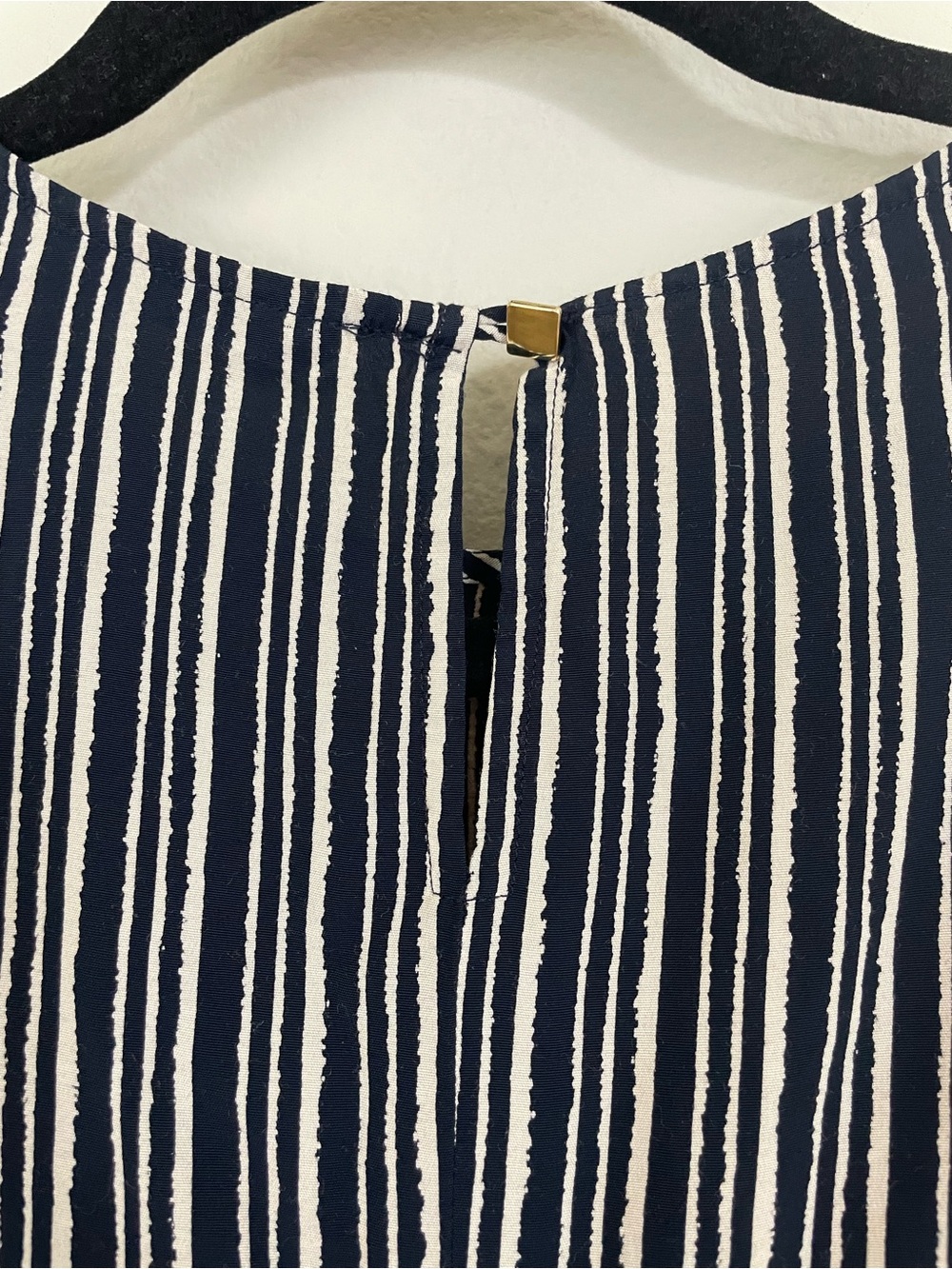 MM LAFLEUR The Nell Top—Thick Stripe Sleeveless Tunic Tank Size Medium Navy - Picture 9 of 10
